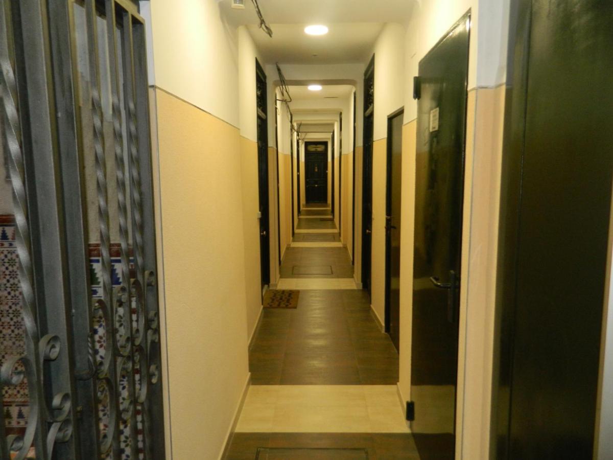 Centro / Ferrocarril 3 Appartement Madrid Buitenkant foto